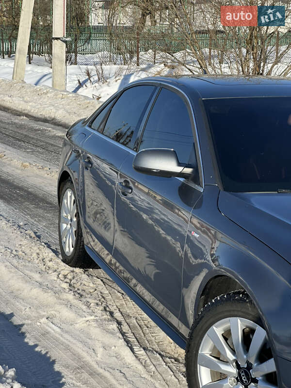 Седан Audi A4 2014 в Львові