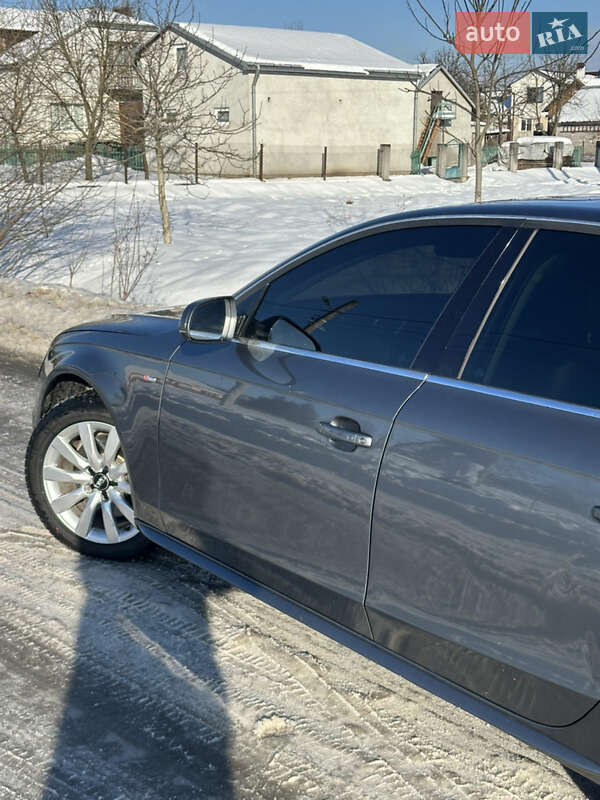 Седан Audi A4 2014 в Львові