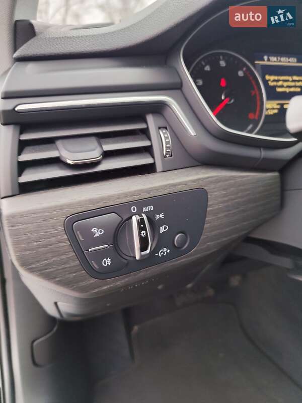 Седан Audi A4 2017 в Чернігові