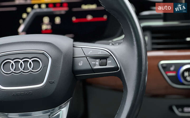 Седан Audi A4 2022 в Львове