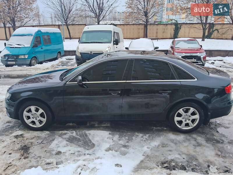 Седан Audi A4 2010 в Києві