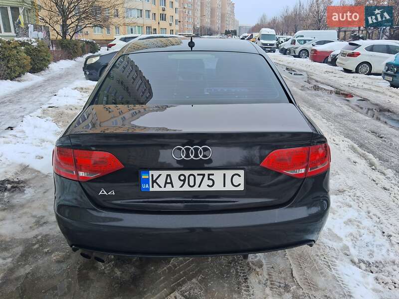 Седан Audi A4 2010 в Києві