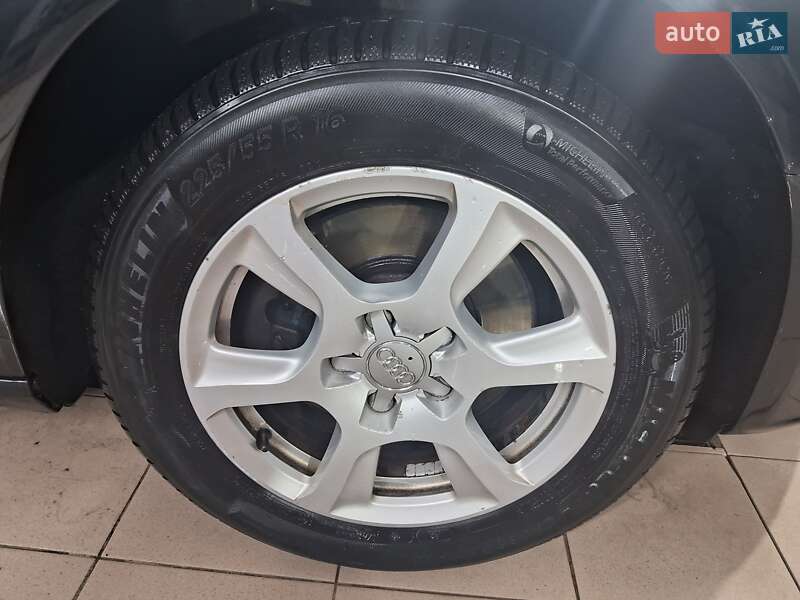 Седан Audi A4 2010 в Києві