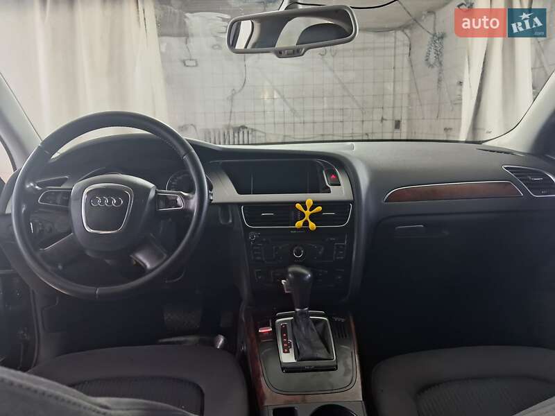 Седан Audi A4 2010 в Києві