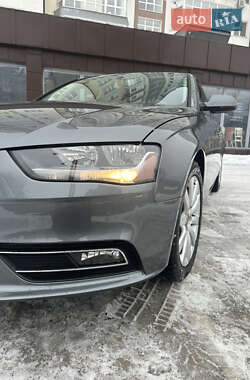 Седан Audi A4 2014 в Ивано-Франковске