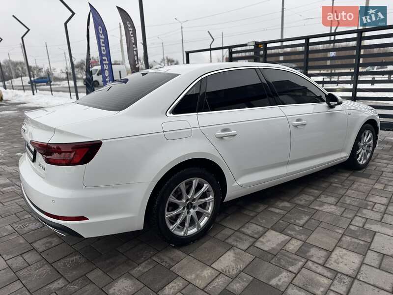 Седан Audi A4 2020 в Рівному