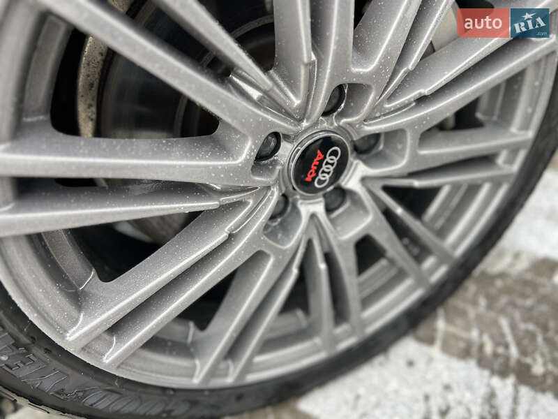 Седан Audi A4 2016 в Івано-Франківську