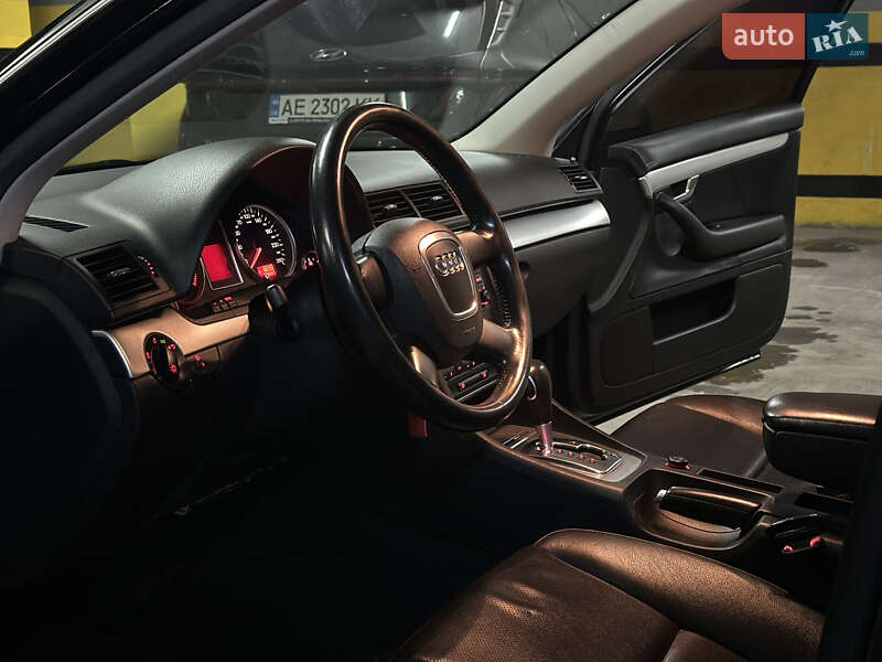 Седан Audi A4 2005 в Днепре