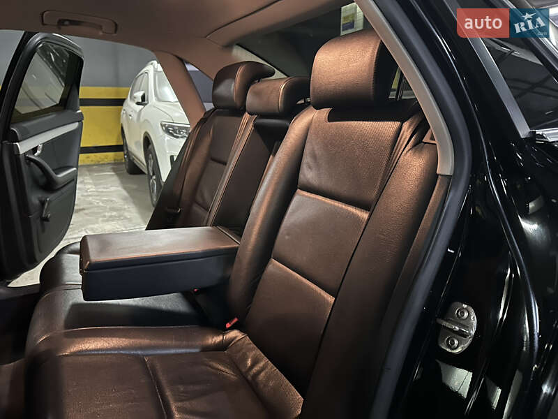 Седан Audi A4 2005 в Днепре