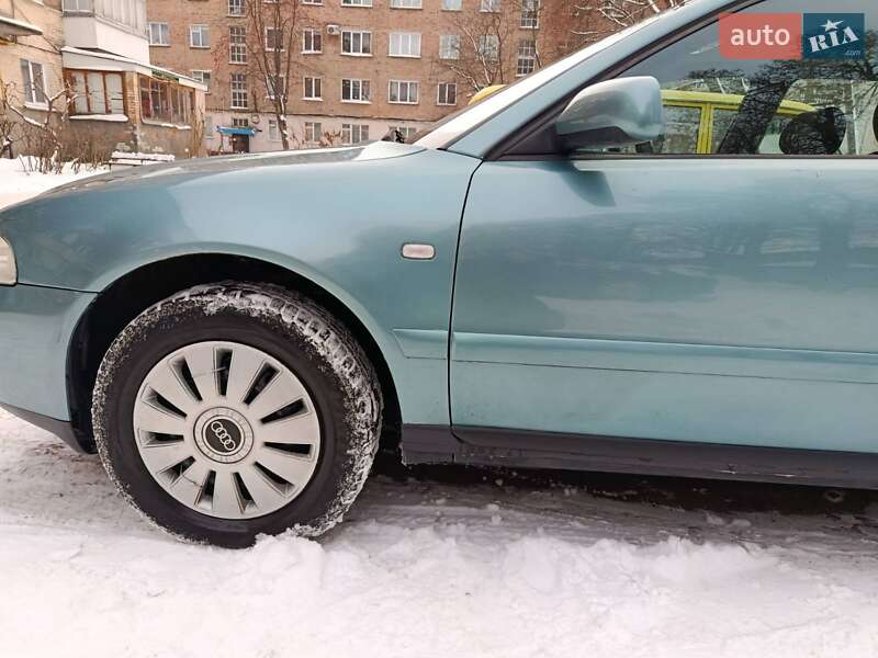 Універсал Audi A4 2001 в Білопіллі