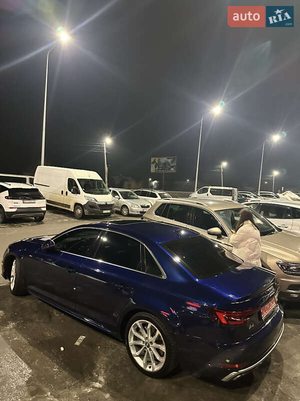 Седан Audi A4 2018 в Львові