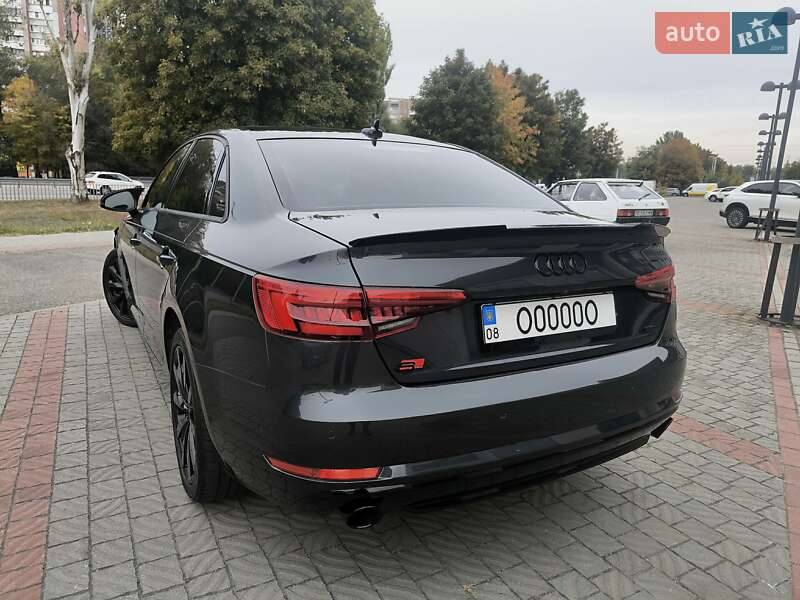 Седан Audi A4 2017 в Днепре