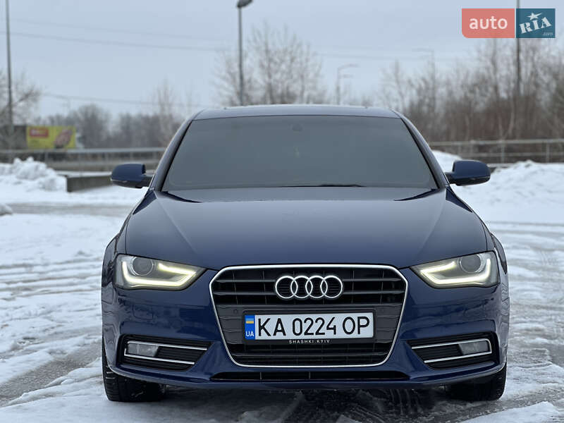 Седан Audi A4 2013 в Киеве