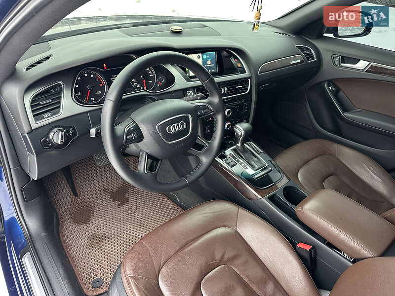 Седан Audi A4 2013 в Киеве