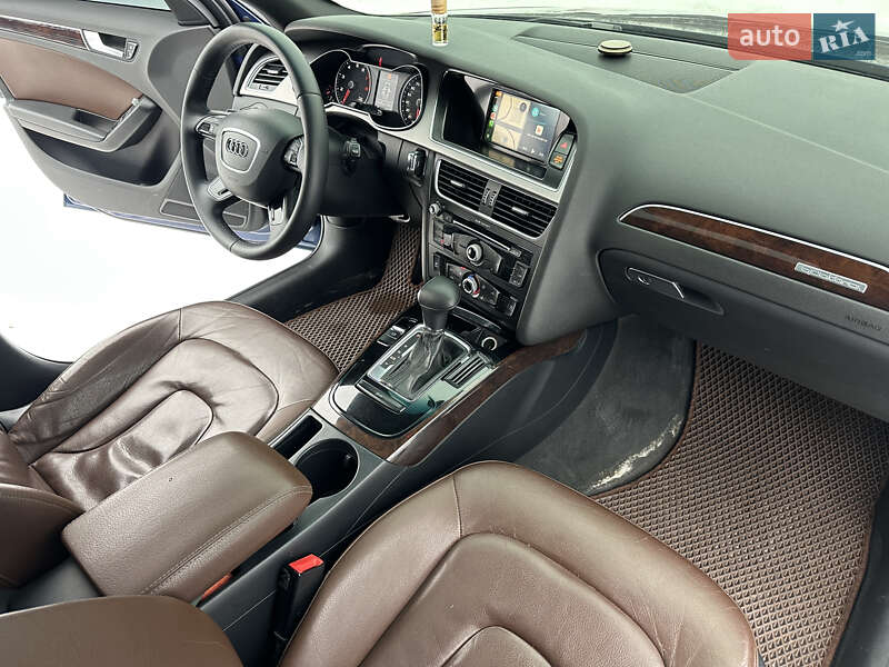 Седан Audi A4 2013 в Киеве