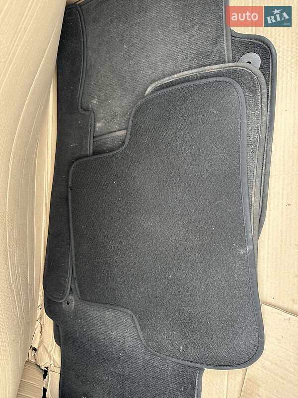 Седан Audi A4 2013 в Киеве