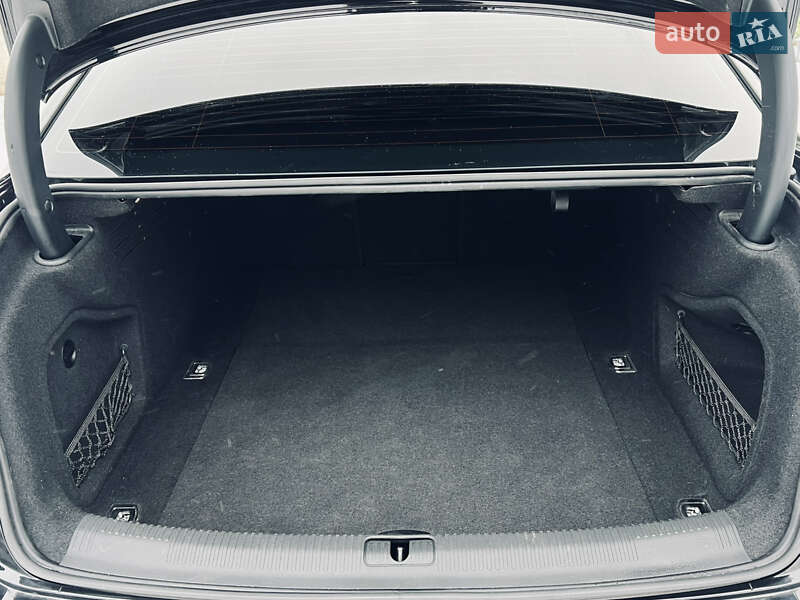 Седан Audi A4 2019 в Одесі