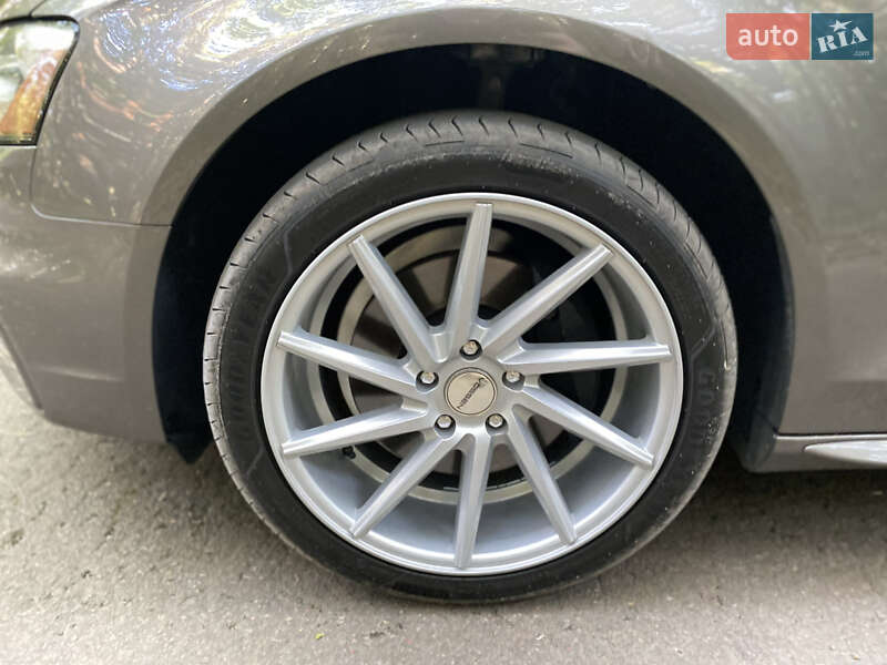 Седан Audi A4 2014 в Житомирі