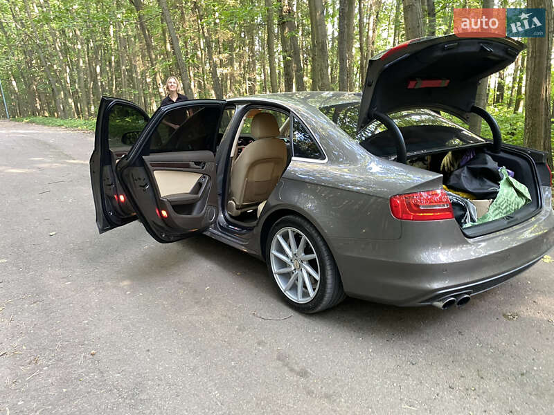 Седан Audi A4 2014 в Бердичеві