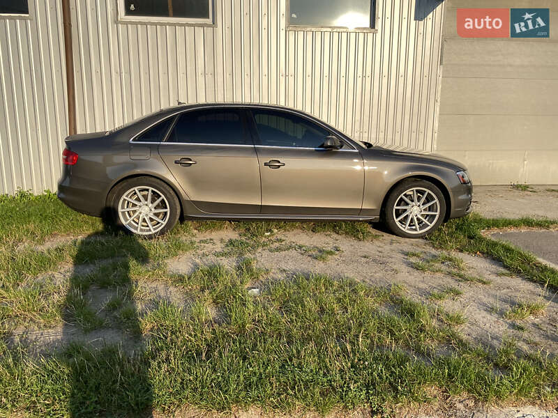 Седан Audi A4 2014 в Бердичеві