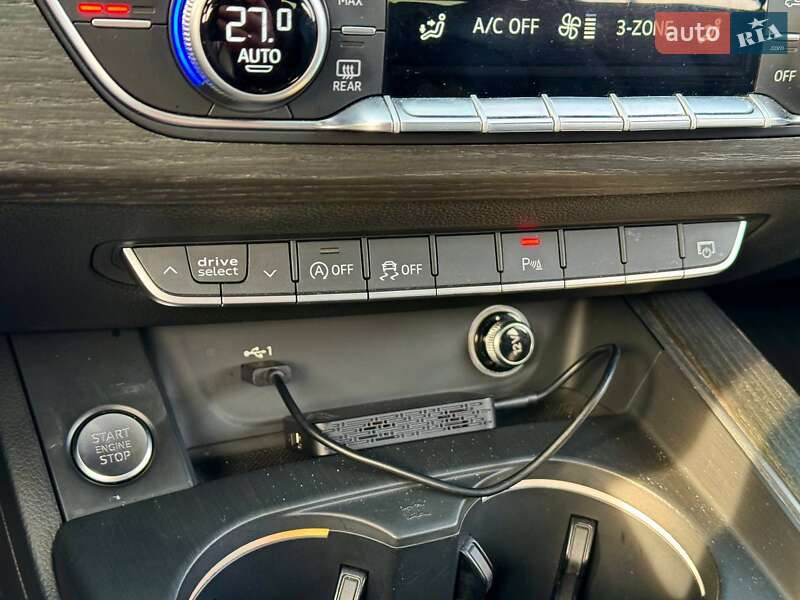 Седан Audi A4 2018 в Києві