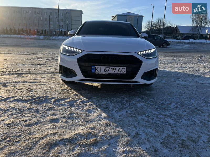Седан Audi A4 2021 в Виннице