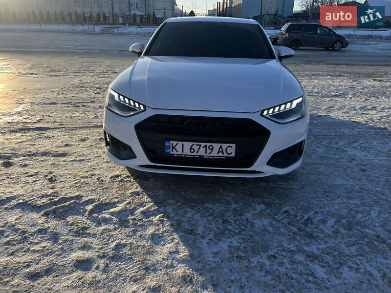 Седан Audi A4 2021 в Виннице