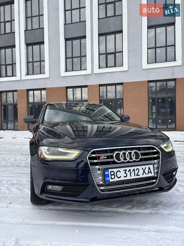 Седан Audi A4 2012 в Львове