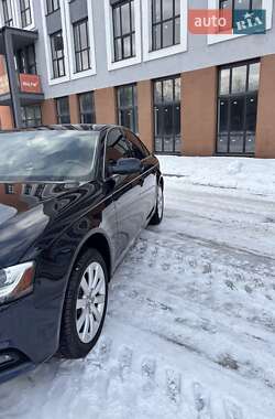 Седан Audi A4 2012 в Львове