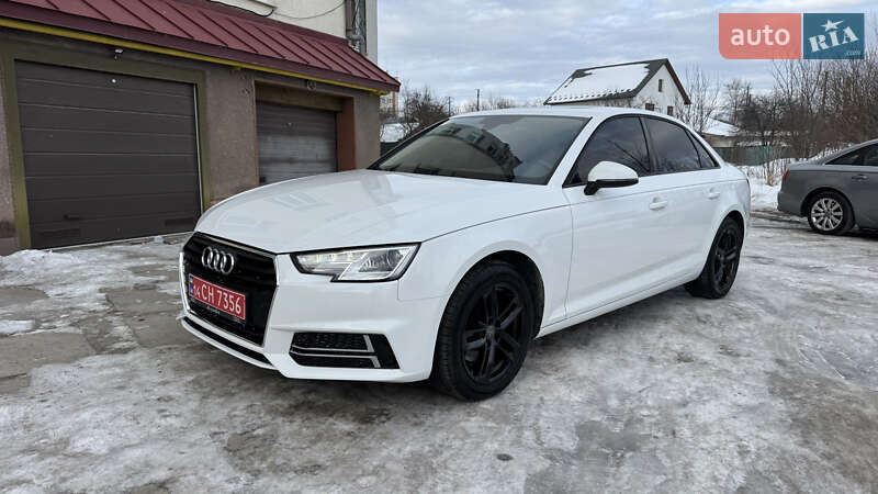 Седан Audi A4 2017 в Львові