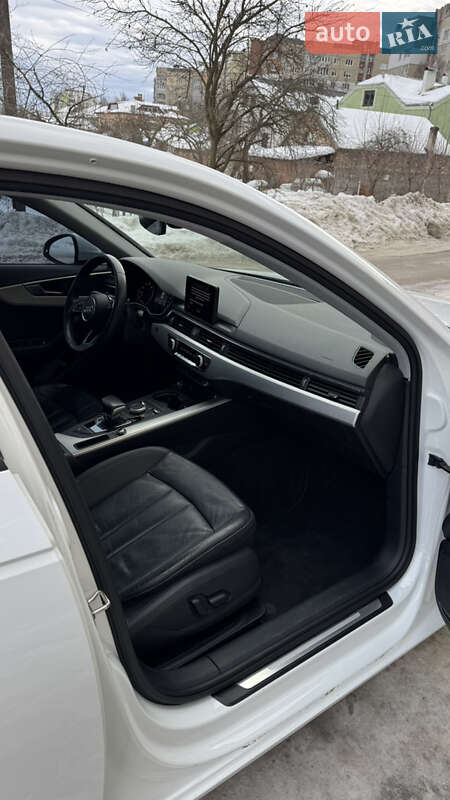 Седан Audi A4 2017 в Львові