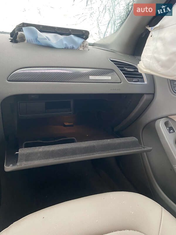 Седан Audi A4 2011 в Татарове