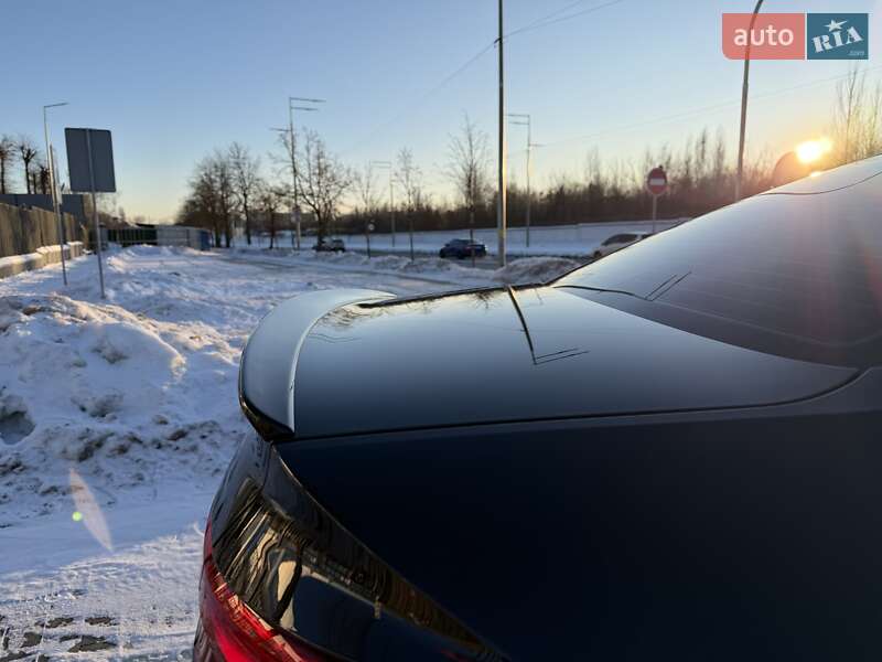 Седан Audi A4 2016 в Киеве