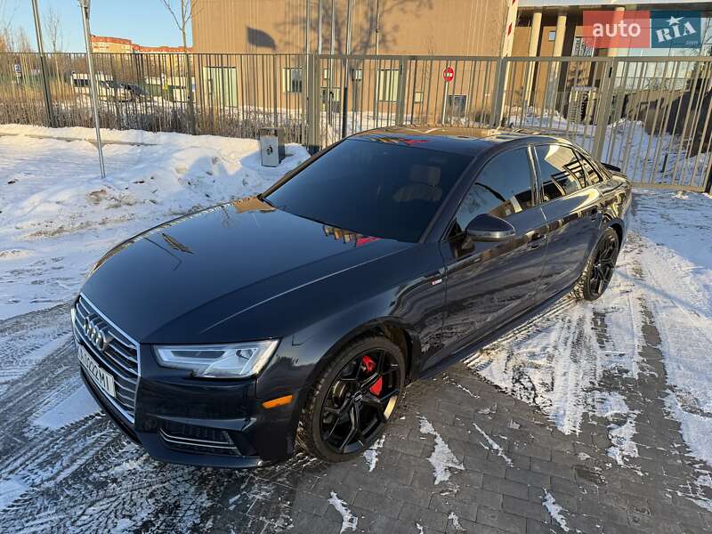 Седан Audi A4 2016 в Киеве