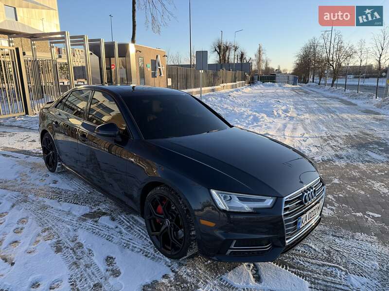 Седан Audi A4 2016 в Киеве