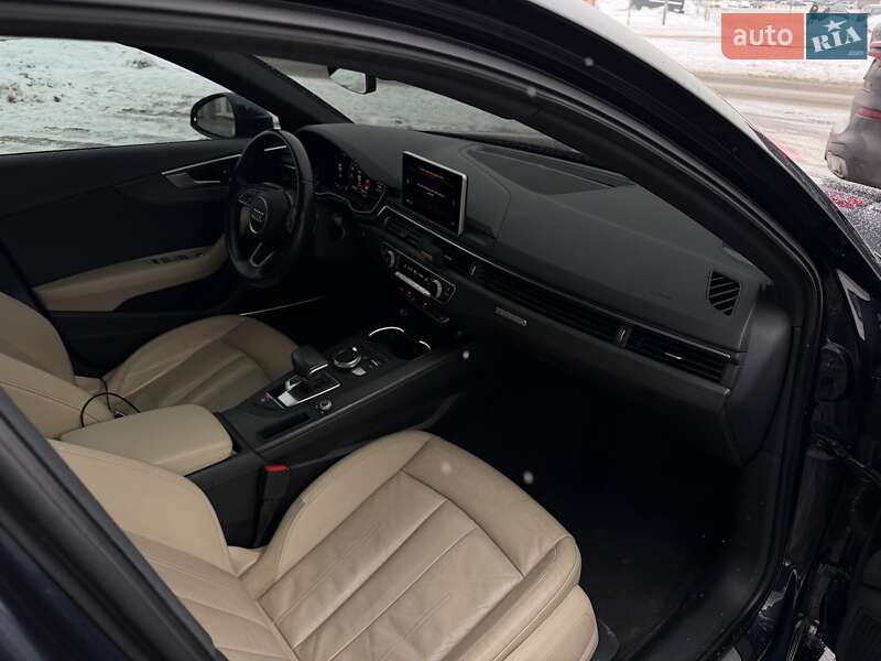 Седан Audi A4 2016 в Киеве