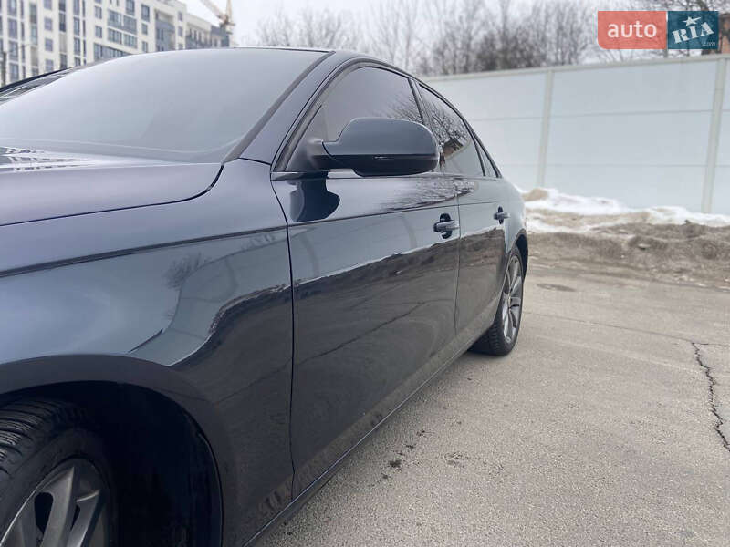 Седан Audi A4 2012 в Львові