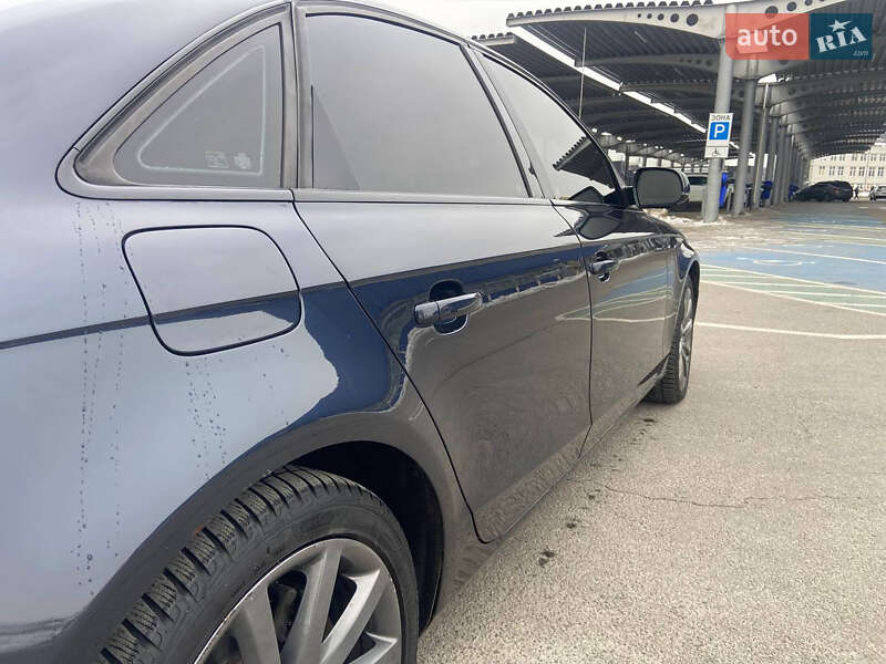 Седан Audi A4 2012 в Львові