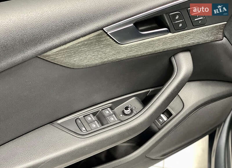 Седан Audi A4 2017 в Одессе