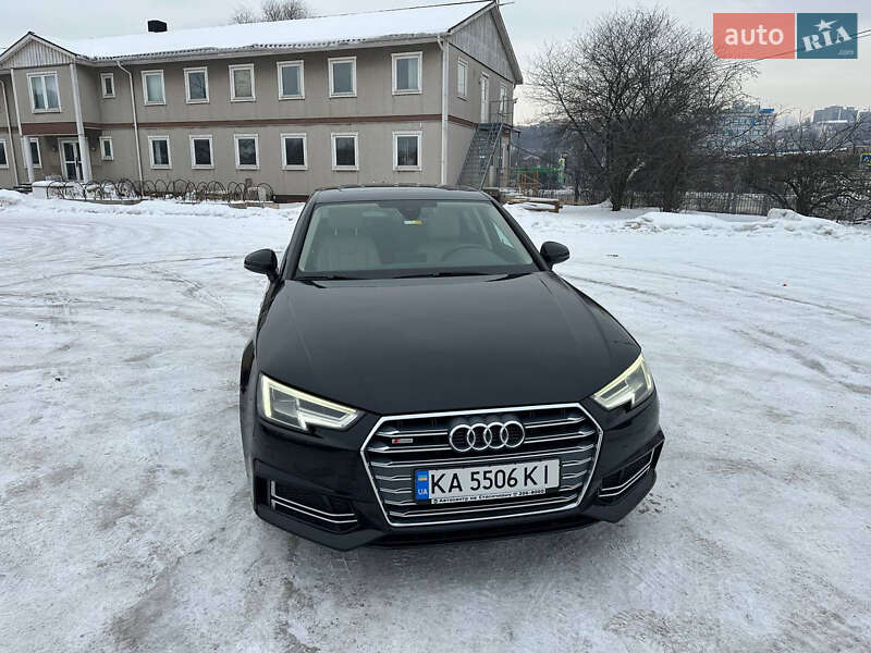 Седан Audi A4 2018 в Києві