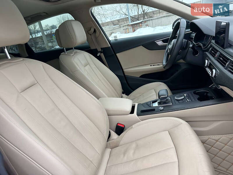 Седан Audi A4 2018 в Києві