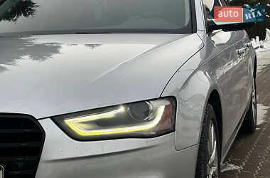 Седан Audi A4 2013 в Львове