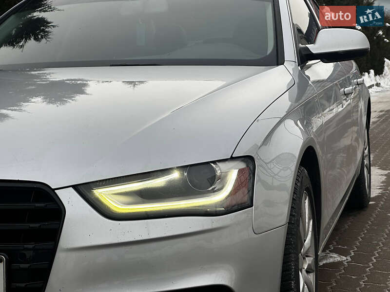 Седан Audi A4 2013 в Львове