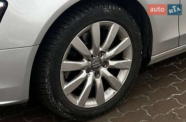 Седан Audi A4 2013 в Львове