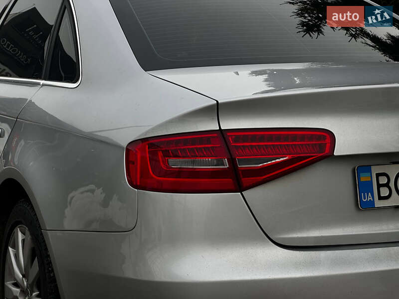 Седан Audi A4 2013 в Львове