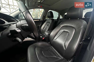 Седан Audi A4 2013 в Львове
