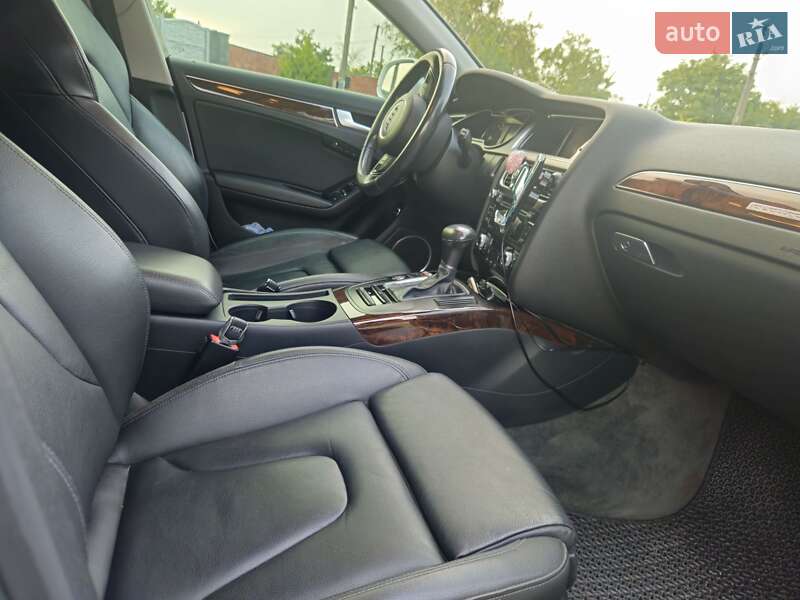 Седан Audi A4 2014 в Днепре
