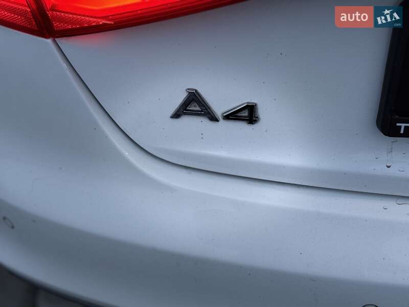 Седан Audi A4 2014 в Львові