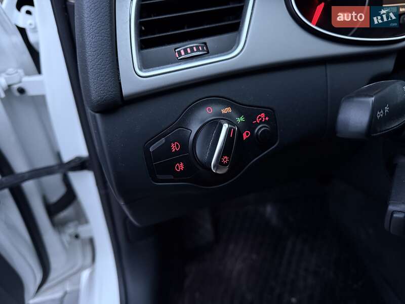 Седан Audi A4 2014 в Львові