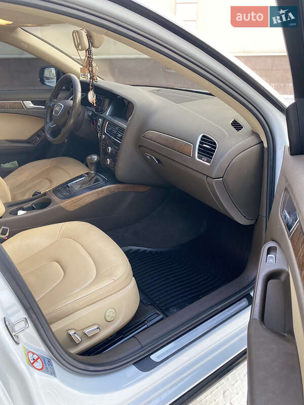 Седан Audi A4 2012 в Одессе